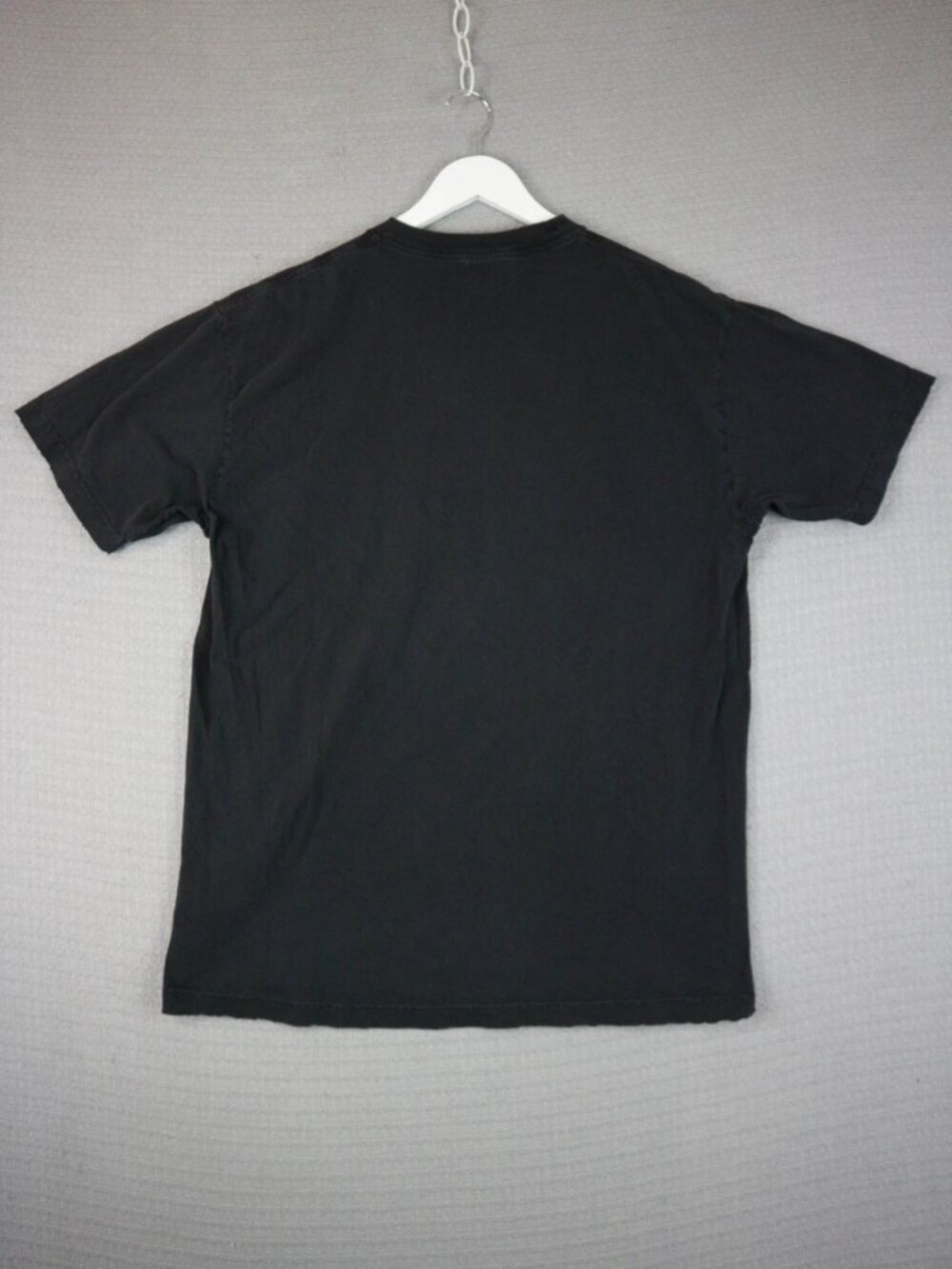 Undefeated Thrashed Shibuya Faded Distressed Black Tee Made in USA Large L - Picture 2 of 9